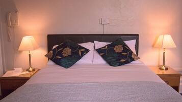 Double Room | Individually decorated, individually furnished, desk, iron/ironing board