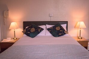 Double Room | Individually decorated, individually furnished, iron/ironing board