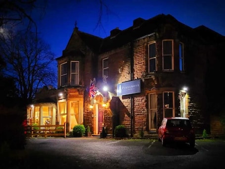 Front of property. Pinegrove Hotel