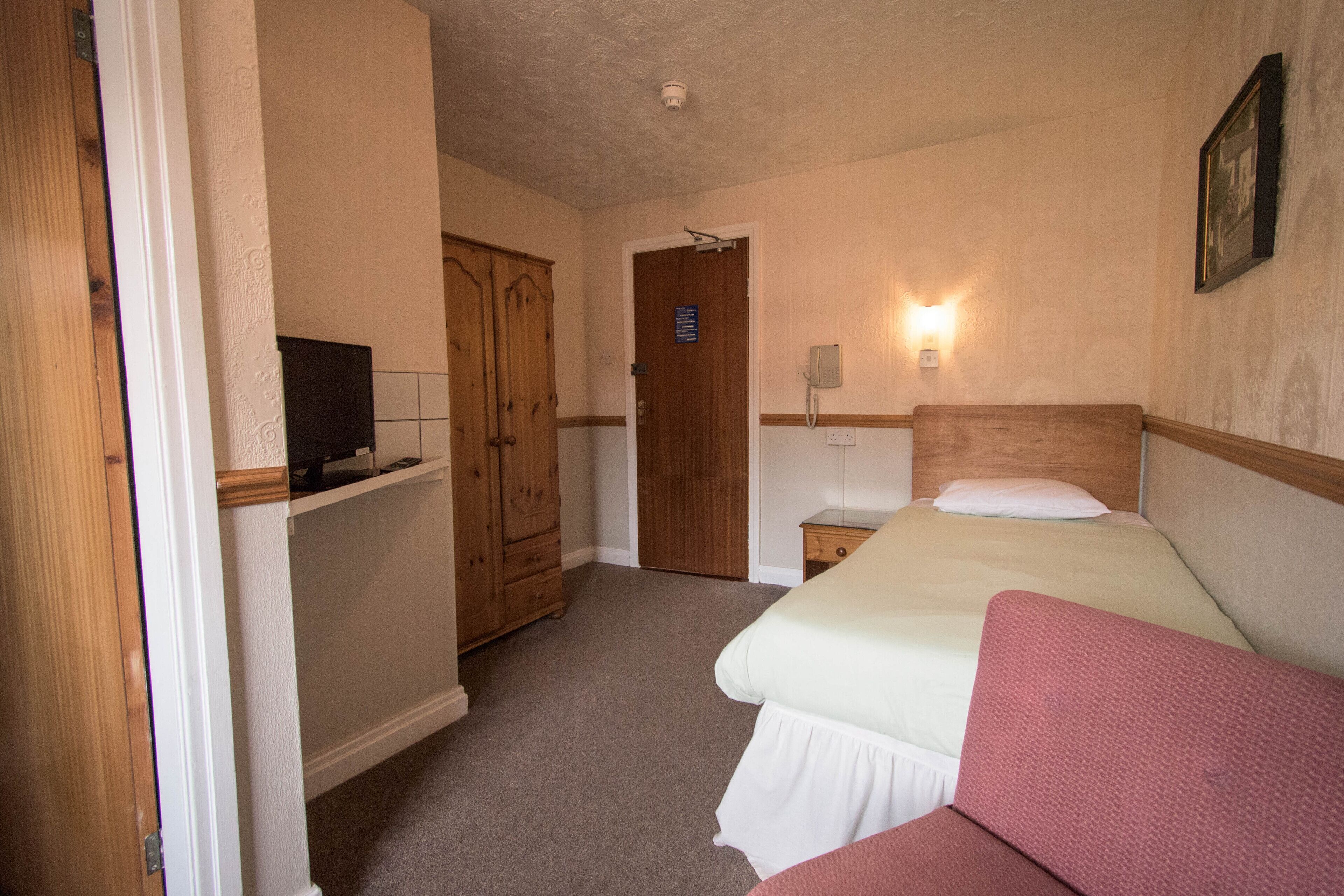 single room | 1 bedroom, individually decorated, individually furnished, desk