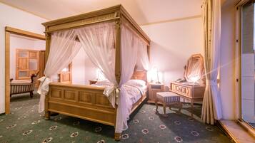 Suite, 1 chambre | 1 chambre, minibar, coffres-forts dans les chambres, bureau