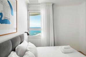 3 habitaciones, escritorio y cortinas blackout 