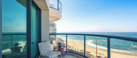 Apartment, 3 Bedrooms | Balcony