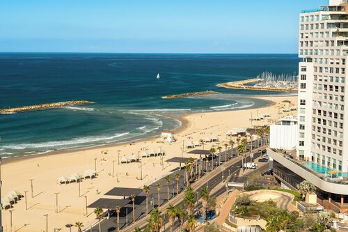 Full Sea View on The Beach With Balcony