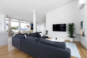 Smart TV, chimenea, Netflix, servicios de streaming