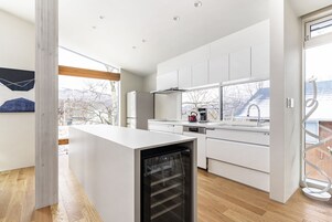 Refrigerador, microondas, horno, placa de cocina