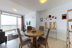 Căn hộ cơ bản | Khu vực ăn uống tại phòng