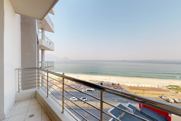 Exterior detail - Portico Beachfront Condo (Cape Town)