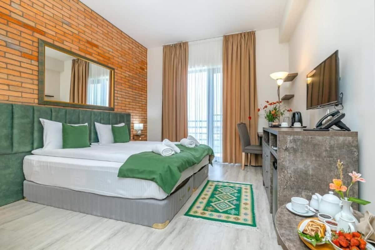 Kamar Double atau Twin Standar, pemandangan gunung | 1 kamar tidur, tempat tidur Select Comfort, dan minibar