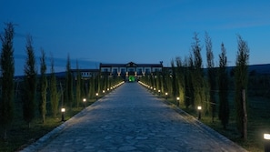 Façade de l’hébergement - soirée/nuit