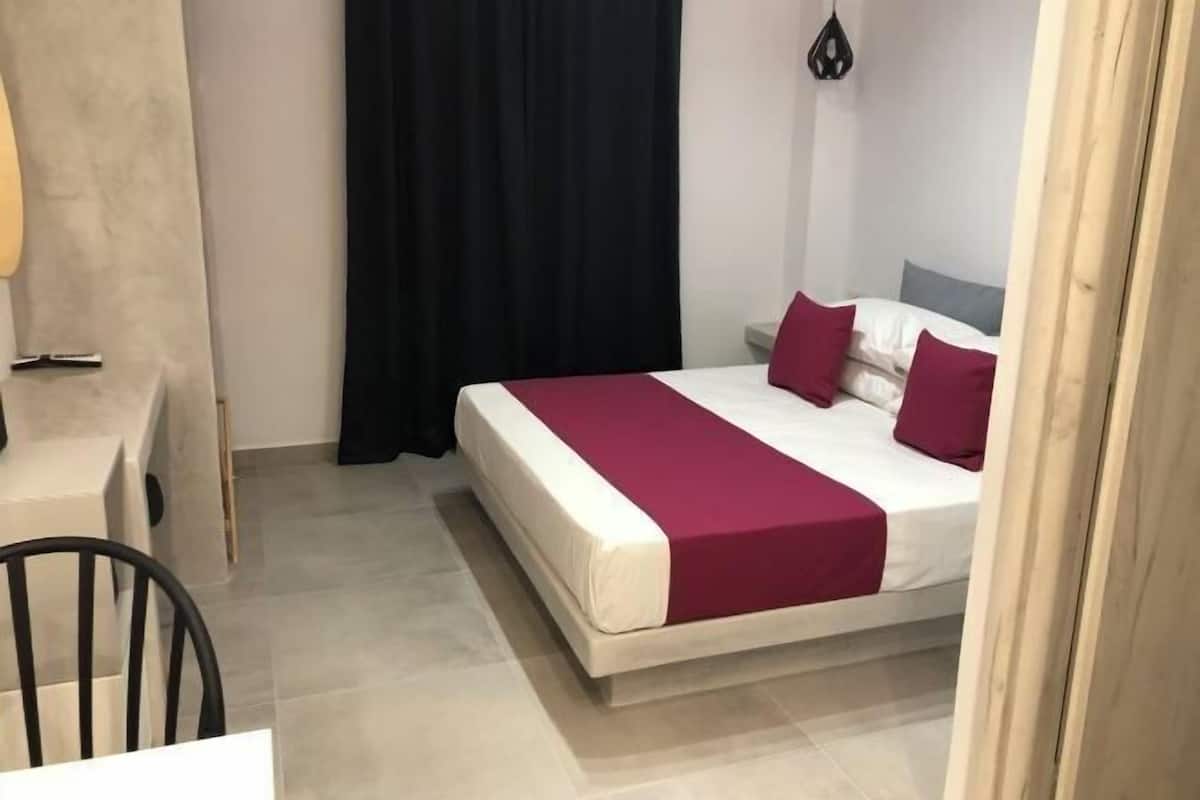 1 bedroom, in-room safe, laptop workspace, blackout curtains
