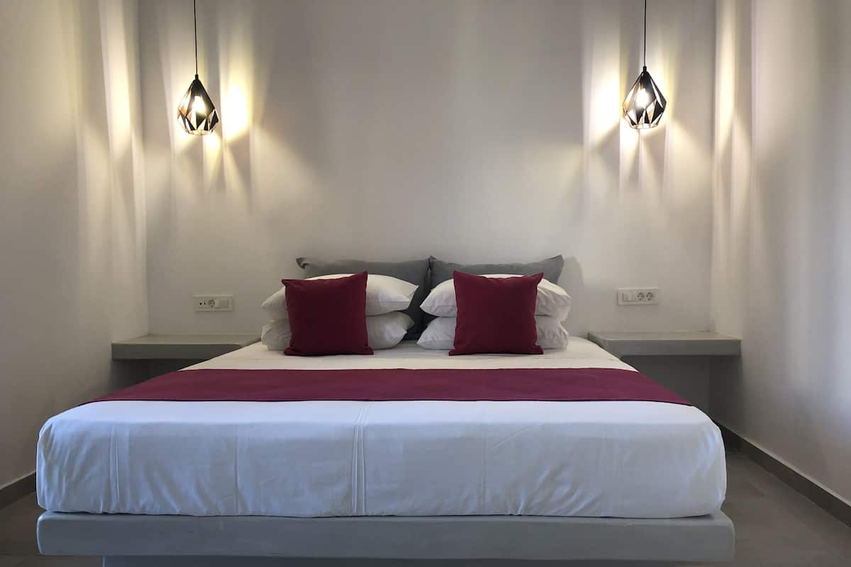 Apartment | 1 bedroom, in-room safe, laptop workspace, blackout drapes