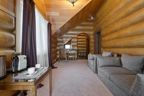 Comfort Suite | Minibar, in-room safe, blackout drapes, soundproofing - Country Club Luchy (Moscow)