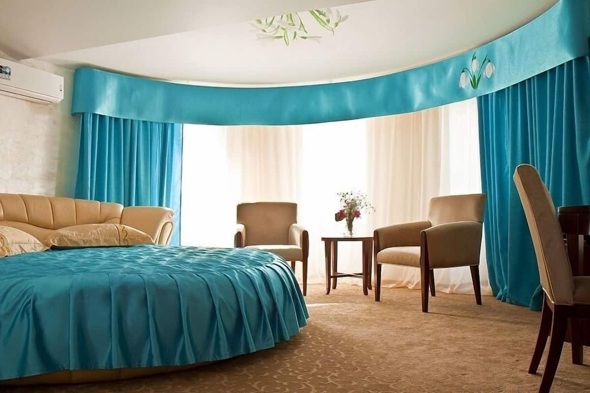 Kamar Double Desain | 1 kamar tidur, minibar, brankas, dan tirai kedap cahaya