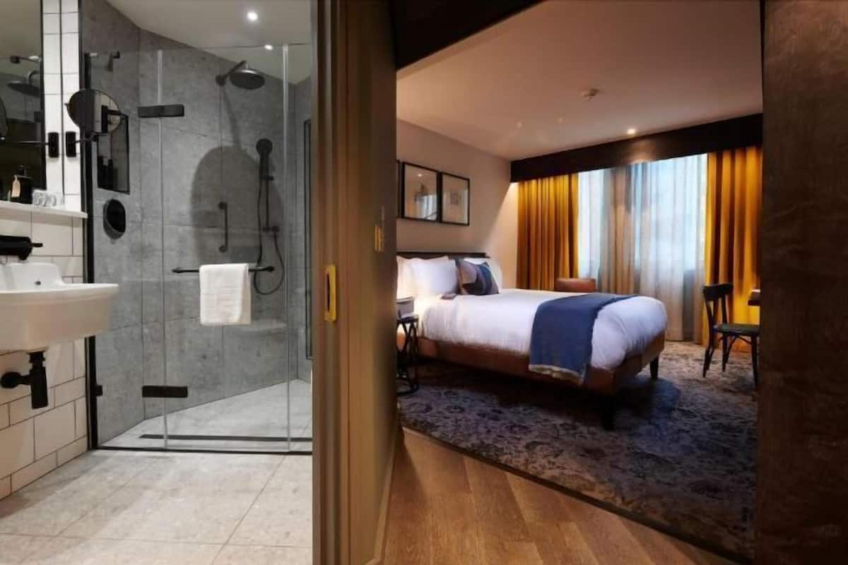 1 slaapkamer, een kluis op de kamer, individueel gedecoreerd