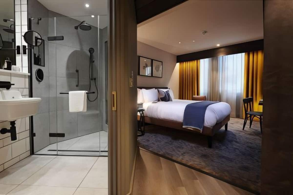 1 slaapkamer, een kluis op de kamer, individueel gedecoreerd