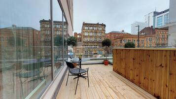 Suite, 1 King Bed (Furnished Balcony)