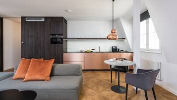 Exclusive Studio Suite | Living room