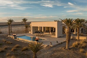 로열 빌라, 침실 3개, 전용 수영장, 1층 (Anatara) | 고급 침구, 미니바, 객실 내 금고, 책상