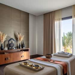 Couples treatment rooms, sauna, steam room, hot stone massages
