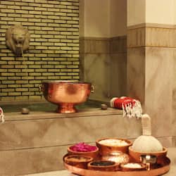 Couples treatment rooms, sauna, steam room, hot stone massages