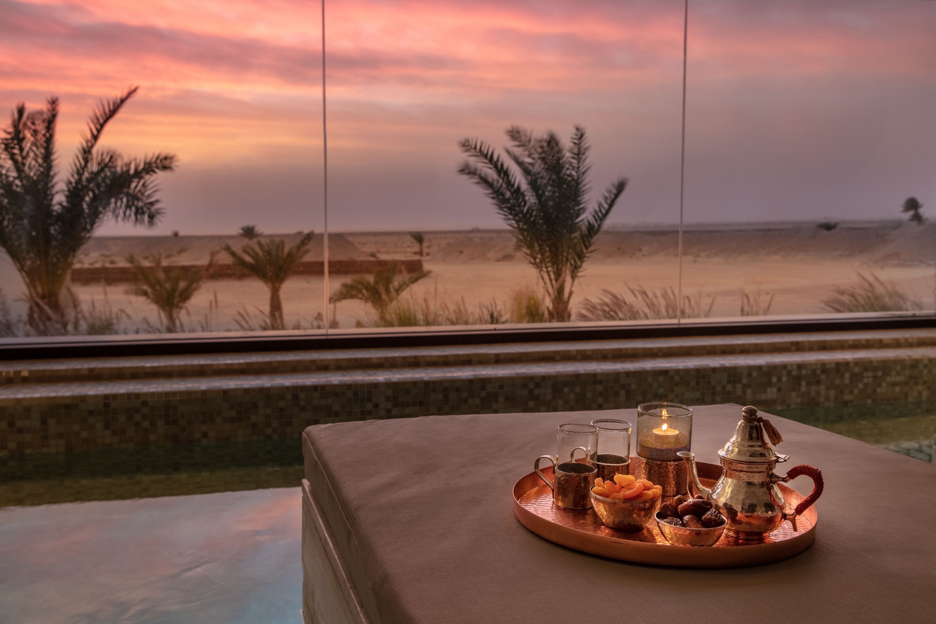 Couples treatment rooms, sauna, steam room, hot stone massages