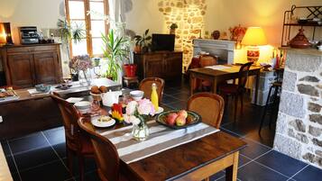 Dagelijks continentaal ontbijt inbegrepen