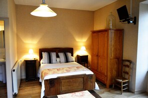 Phòng đôi Deluxe | Bàn, bàn ủi/dụng cụ ủi quần áo, nôi (giường cho trẻ sơ sinh) miễn phí 