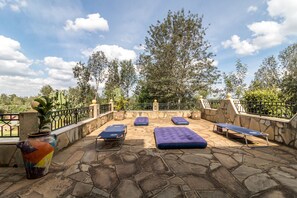 Terrace/patio - Azima Wellness Retreat Center - Villa Home (Nairobi)