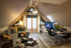 Apartment (Platyna) | Wohnbereich | Flachbildfernseher