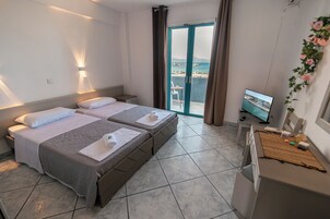 Family Apartment | 2 bedrooms, blackout drapes, soundproofing, free cribs/infant beds