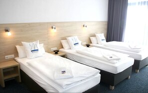 Triple Room | 1 bedroom, desk, blackout drapes, soundproofing