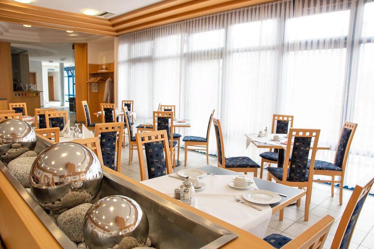 Daily buffet breakfast for a fee