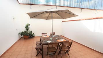 Sudah termasuk sarapan prasmanan setiap hari