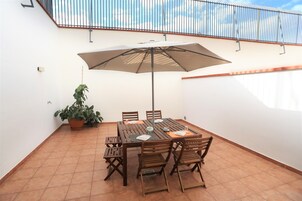 Desayuno bufé gratuito y diario