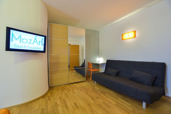 Quarto quádruplo conforto, 1 cama Queen e sofá-cama (Music Room) | Individualmente decorados, cortinas blackout