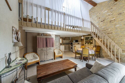 Large gîte of 65 m2, terrace and private garden, barbecue, large swimming pool