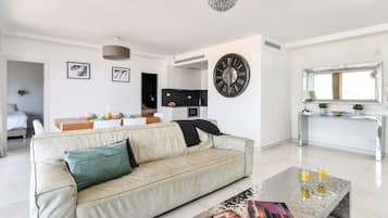 Apartment, 3 Bedrooms | Interior