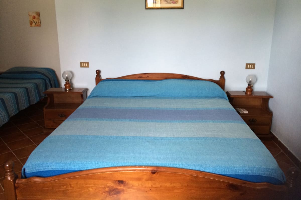 Comfort Room | Blackout curtains, free WiFi, bed sheets