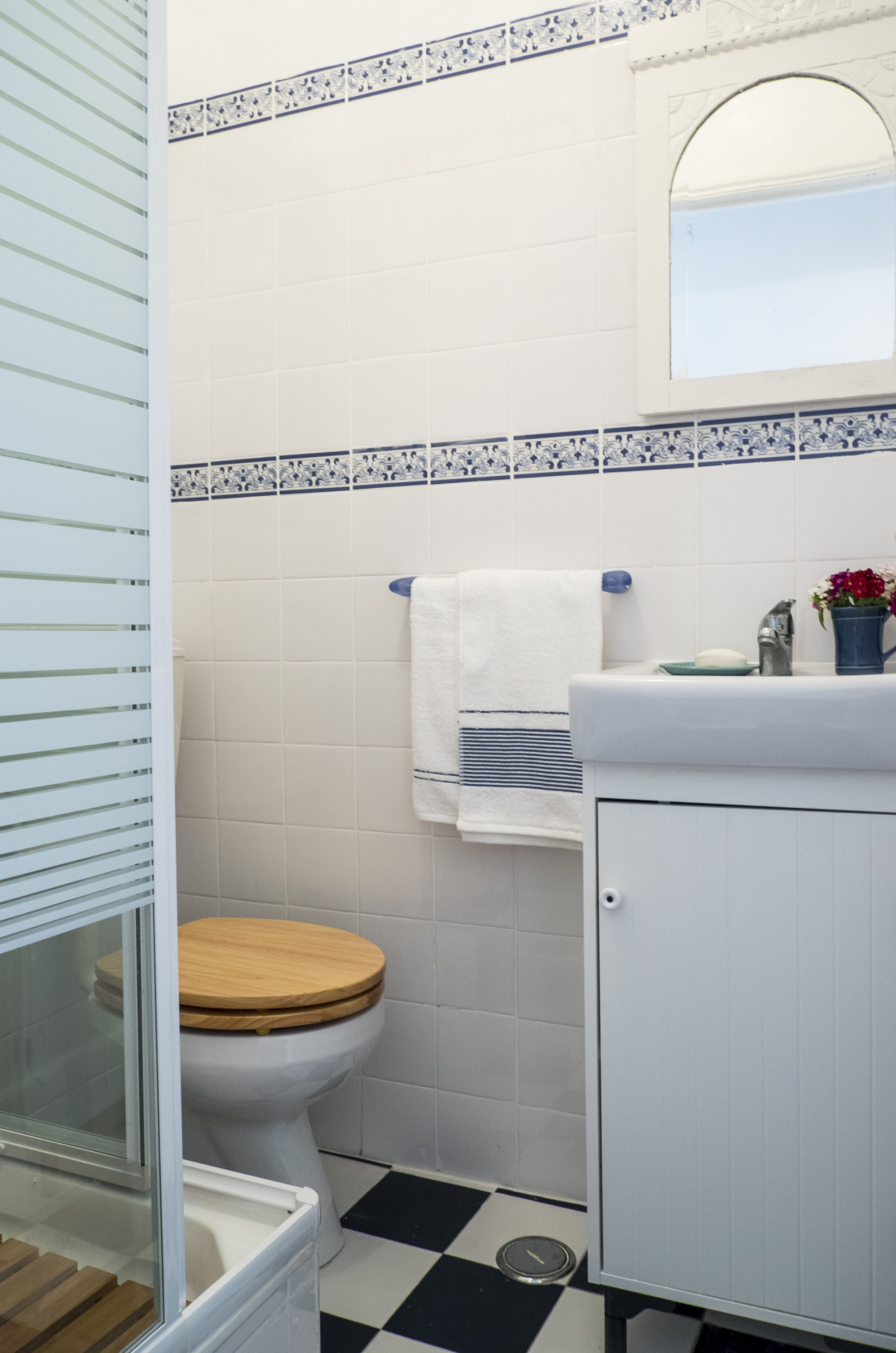 Apartment, 1 Bedroom | Bathroom | Shower, hair dryer, towels, soap