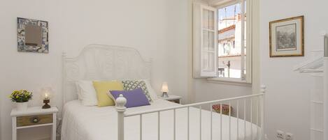 2 bedrooms, iron/ironing board, cribs/infant beds, free WiFi