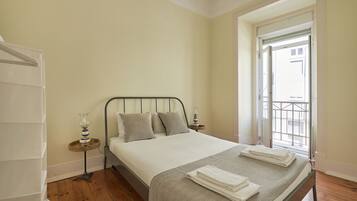 Apartment, 4 Bedrooms | 4 bedrooms, iron/ironing board, cots/infant beds, free WiFi