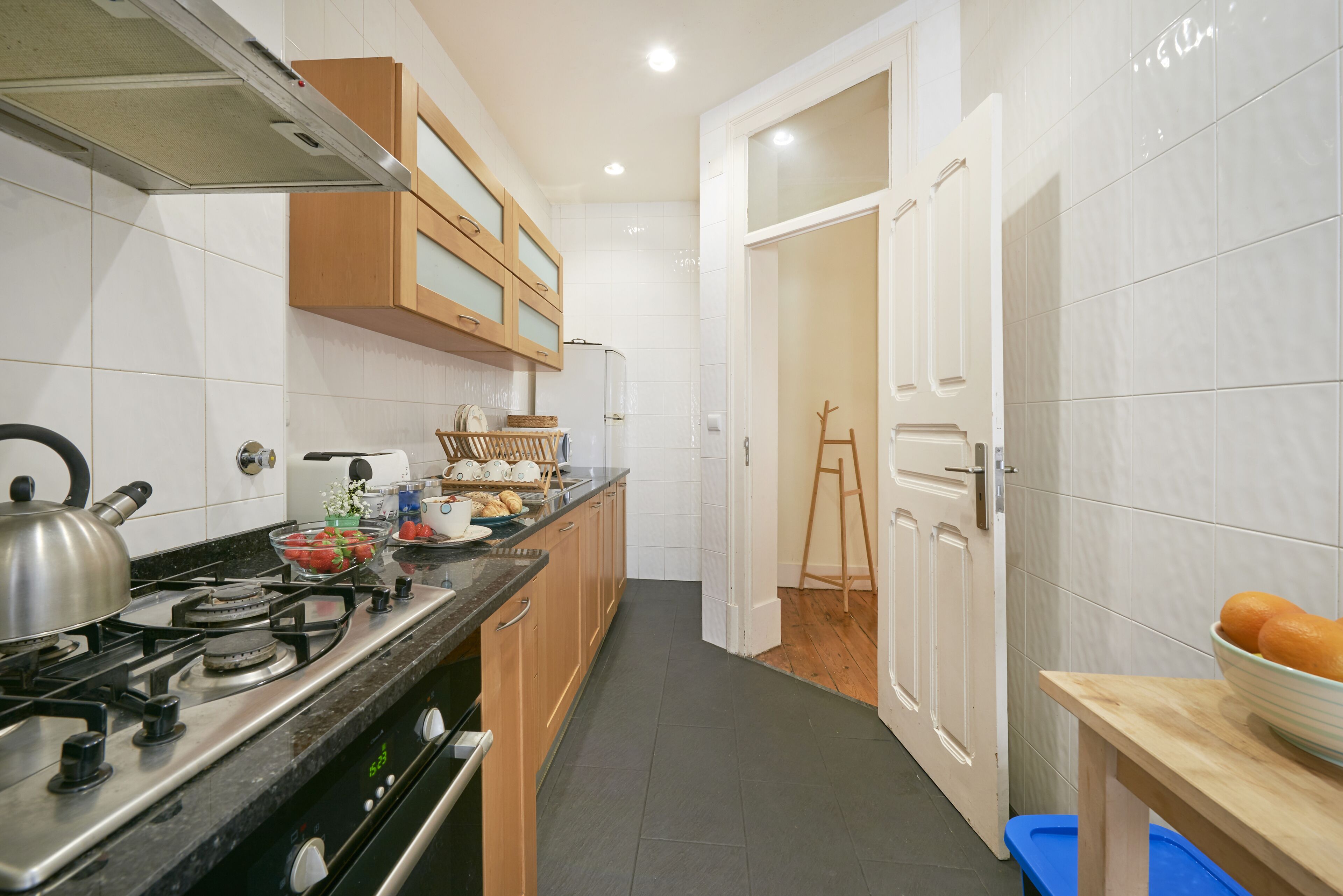 Apartment, 4 Bedrooms | Private kitchen | Full-size fridge, microwave, oven, stovetop