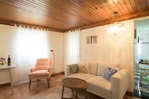 Appartement, 1 chambre | Salle de séjour