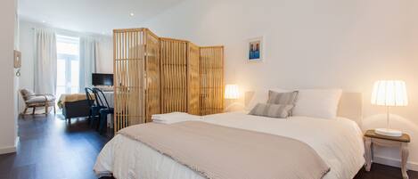 Apartment, 1 Bedroom | 1 bedroom, iron/ironing board, cribs/infant beds, free WiFi