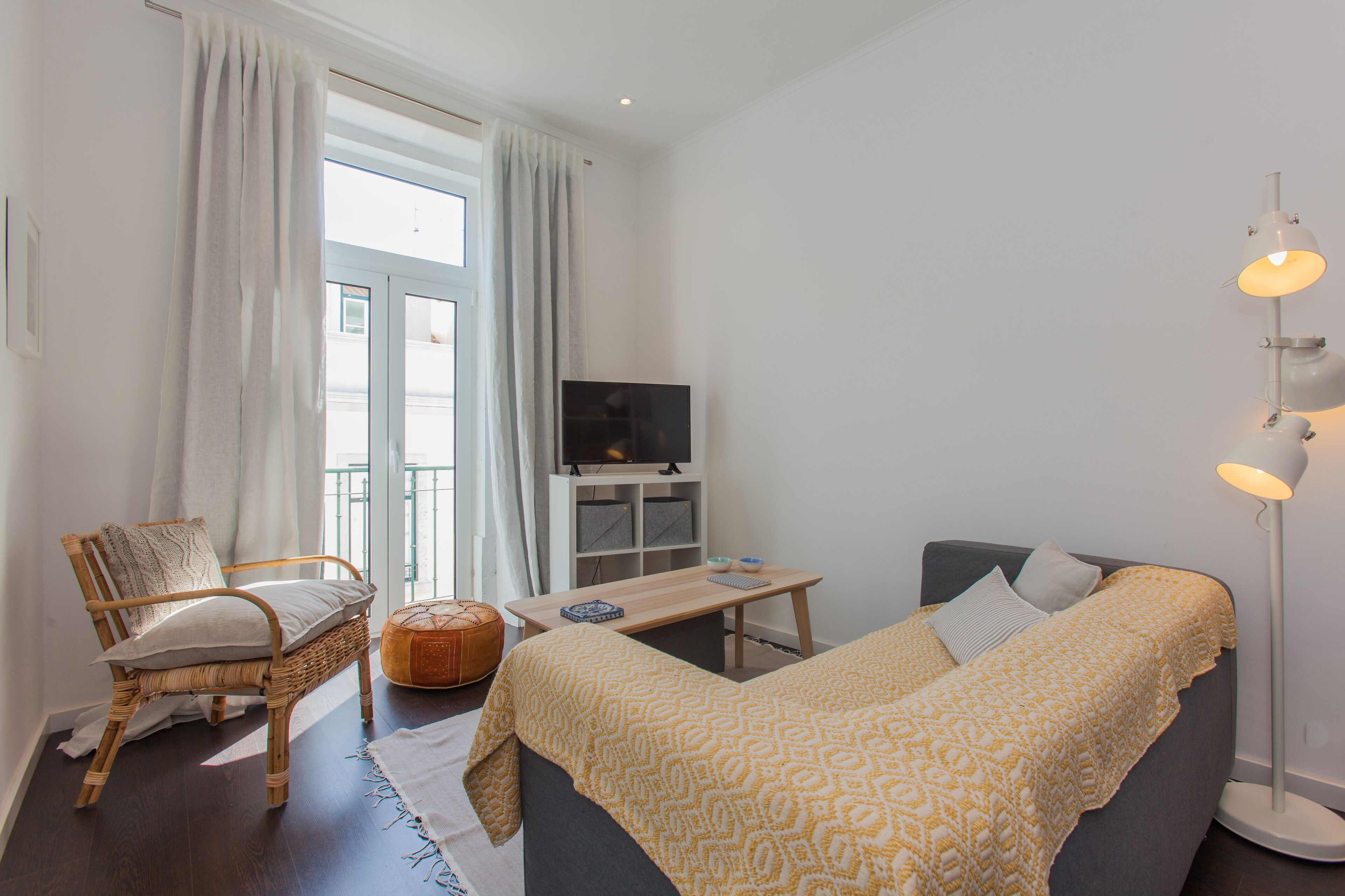 Apartment, 1 Bedroom | Living room | Flat-screen TV