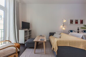 Apartment, 1 Bedroom | Living room