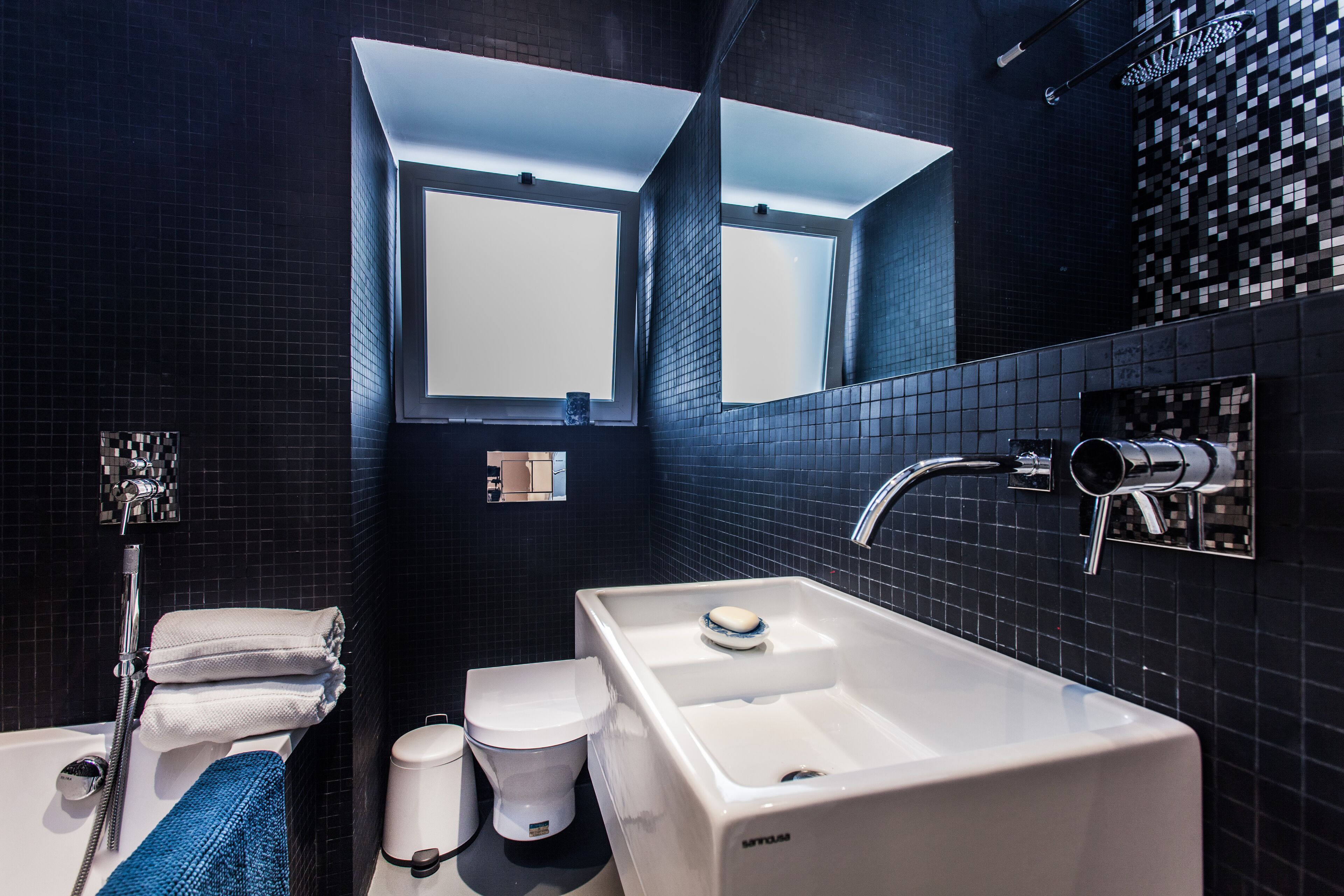 Apartament, 2 dormitoris | Bany | Assecador de cabells, tovalloles, sabó i paper higiènic 