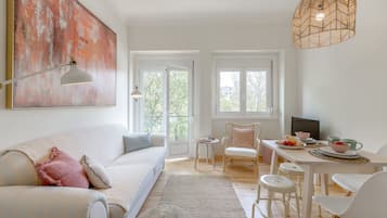 Apartment, 2 Bedrooms | Living room | Flat-screen TV