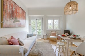 apartman, 2 hálószobával | Nappali | Síkképernyős tévé